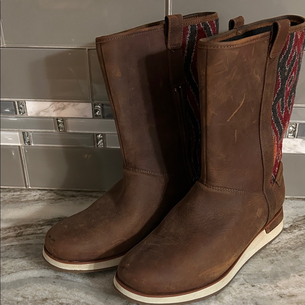 Merrell Shoes Roam Pull On Waterproof Leather Boots/ Textile Women  9.5 Zip SNOW